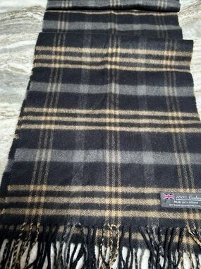 Cashmere Plaid Scarf in Black & Brown